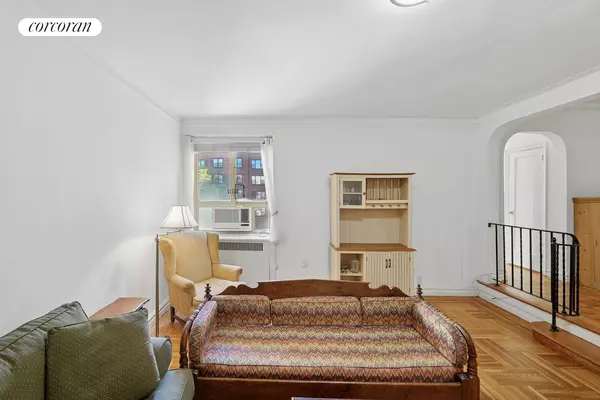 Manhattan, NY 10034,57 PARK Terrace W #5D
