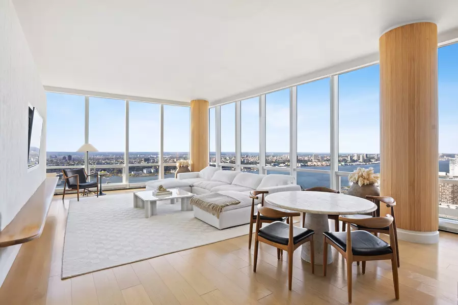 15 HUDSON YARDS #64D, Manhattan, NY 10001