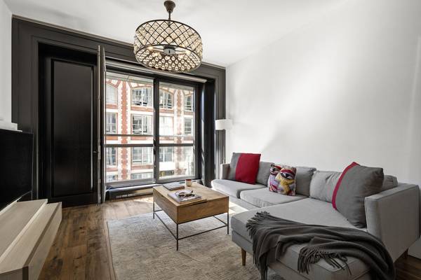 155 W 18TH Street #403, Manhattan, NY 10011