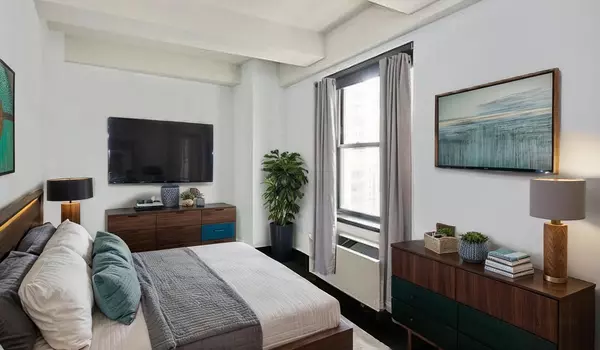 Manhattan, NY 10005,20 Pine Street #2114