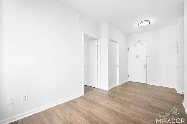 Manhattan, NY 10038,15 Park Row #23N