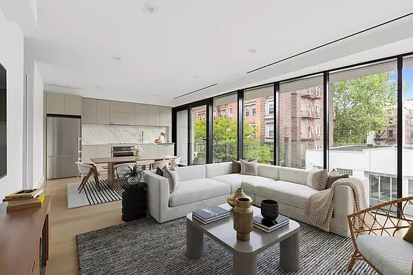 153 GREEN Street #3B, Brooklyn, NY 11222