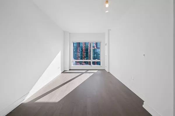 Manhattan, NY 10018,555 10th Avenue #54G