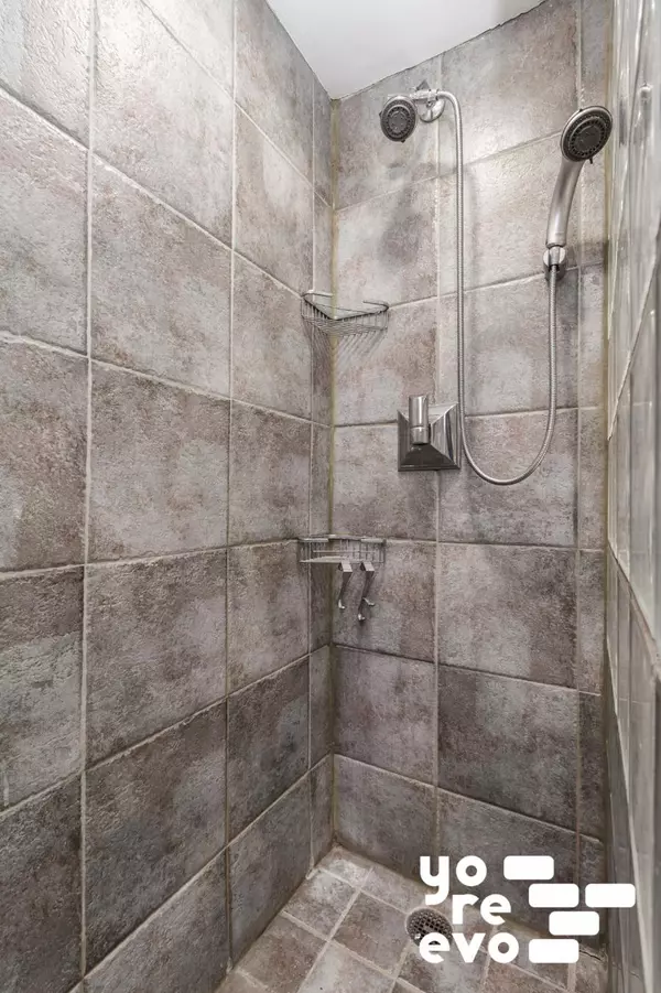 318 W 15th Street #A, Manhattan, NY 10011