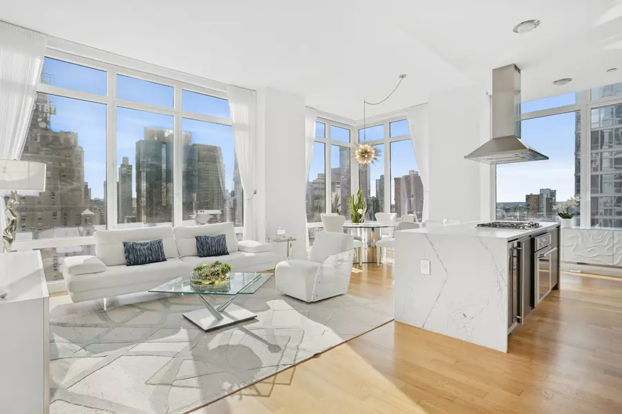 247 W 46TH Street #2103, Manhattan, NY 10036