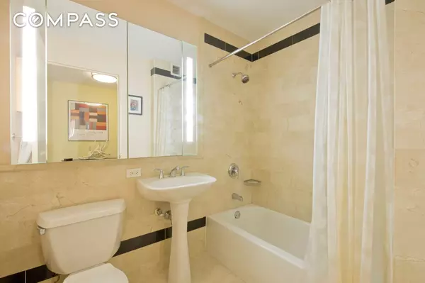 Manhattan, NY 10004,20 West Street #35G