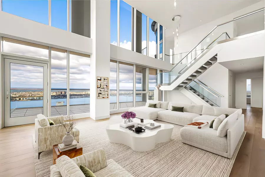 242 W 53RD Street #PHA, Manhattan, NY 10019