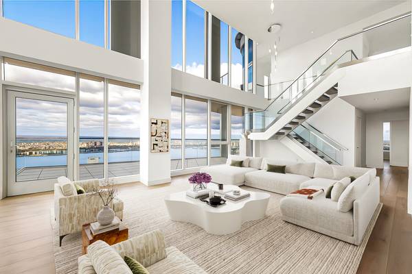 242 W 53RD Street #PHA, Manhattan, NY 10019