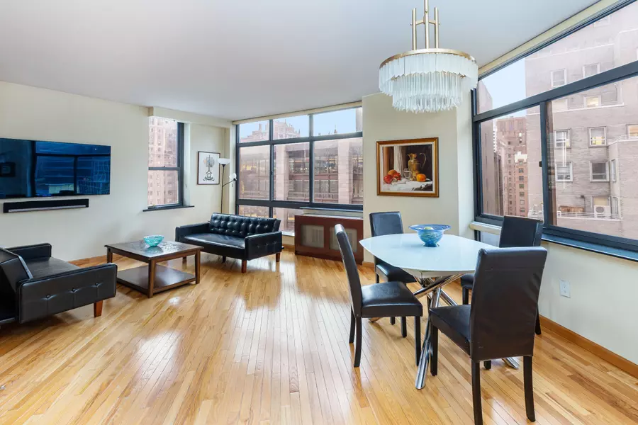 303 E 43rd Street #14A, Manhattan, NY 10017