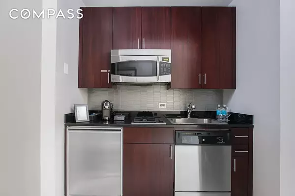 Manhattan, NY 10023,1 Central Park W #612