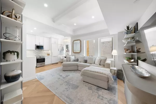 Manhattan, NY 10019,160 CENTRAL Park S #1817