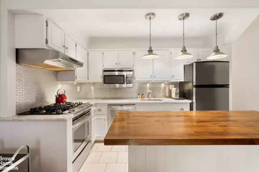 260 W 10TH Street #2E, Manhattan, NY 10014