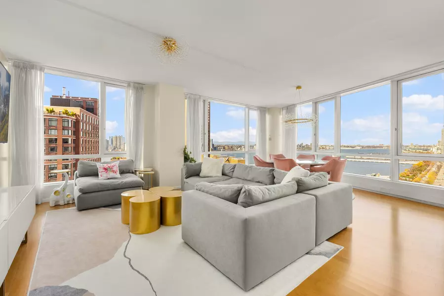 200 CHAMBERS Street #22C, Manhattan, NY 10007