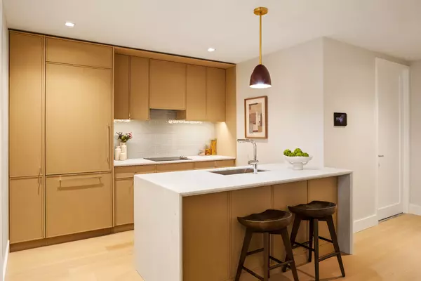 Queens, NY 11101,24-01 Queens Plaza N #702