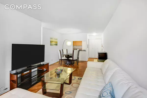 Manhattan, NY 10021,400 E 70th Street #607