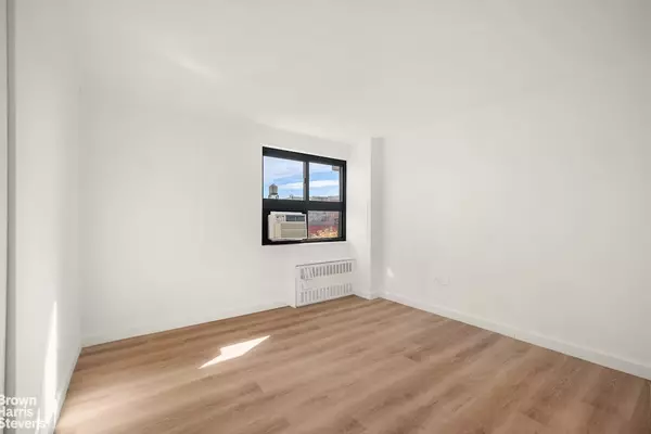 Manhattan, NY 10038,333 PEARL Street #8L