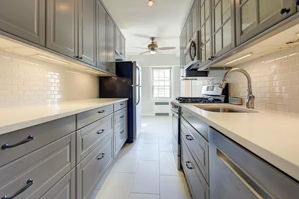 Queens, NY 11372,79-15 35th Avenue #5-A