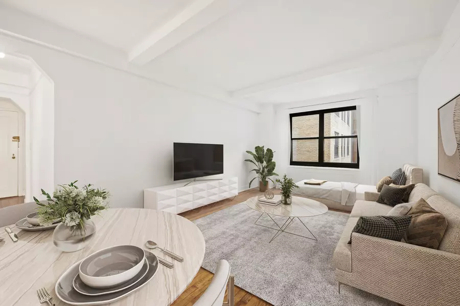 300 W 23RD Street #4L, Manhattan, NY 10011