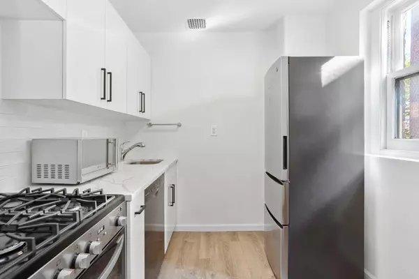 Brooklyn, NY 11201,282 HENRY Street #6