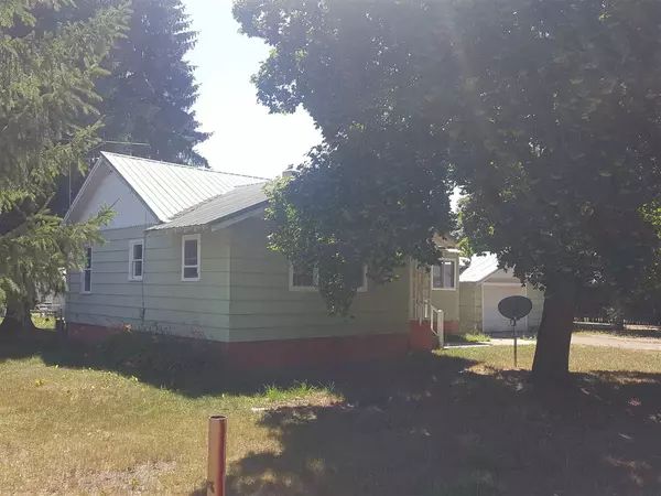 Chewelah, WA 99109,904 N Kruger St