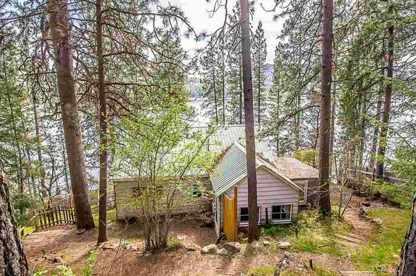 12927 N East Newman Lake Dr,  Newman Lake,  WA 99025