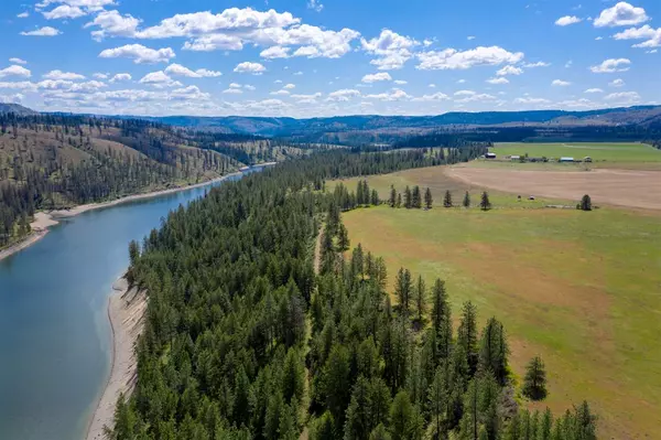 Davenport, WA 99122,39397 Sand Flats ***