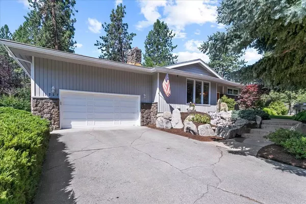 1227 W Cherrywood Ct, Spokane, WA 99218-2914