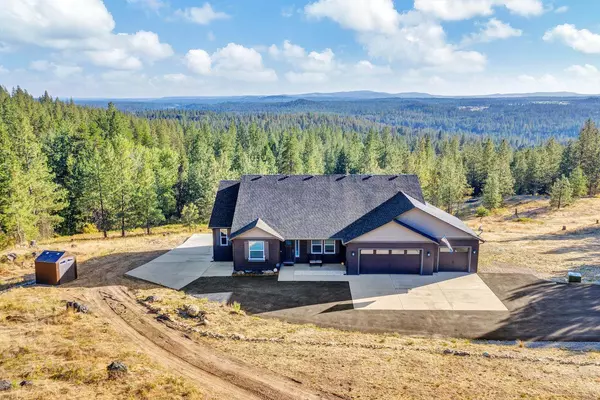 6528 E Robin Ln, Chattaroy, WA 99003-8905