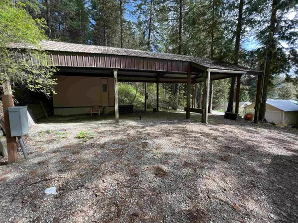 4089 Tamarack Bay Rd, Loon Lake, WA 99418