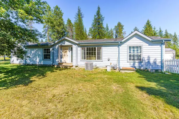 4072 Maple St, Loon Lake, WA 99148