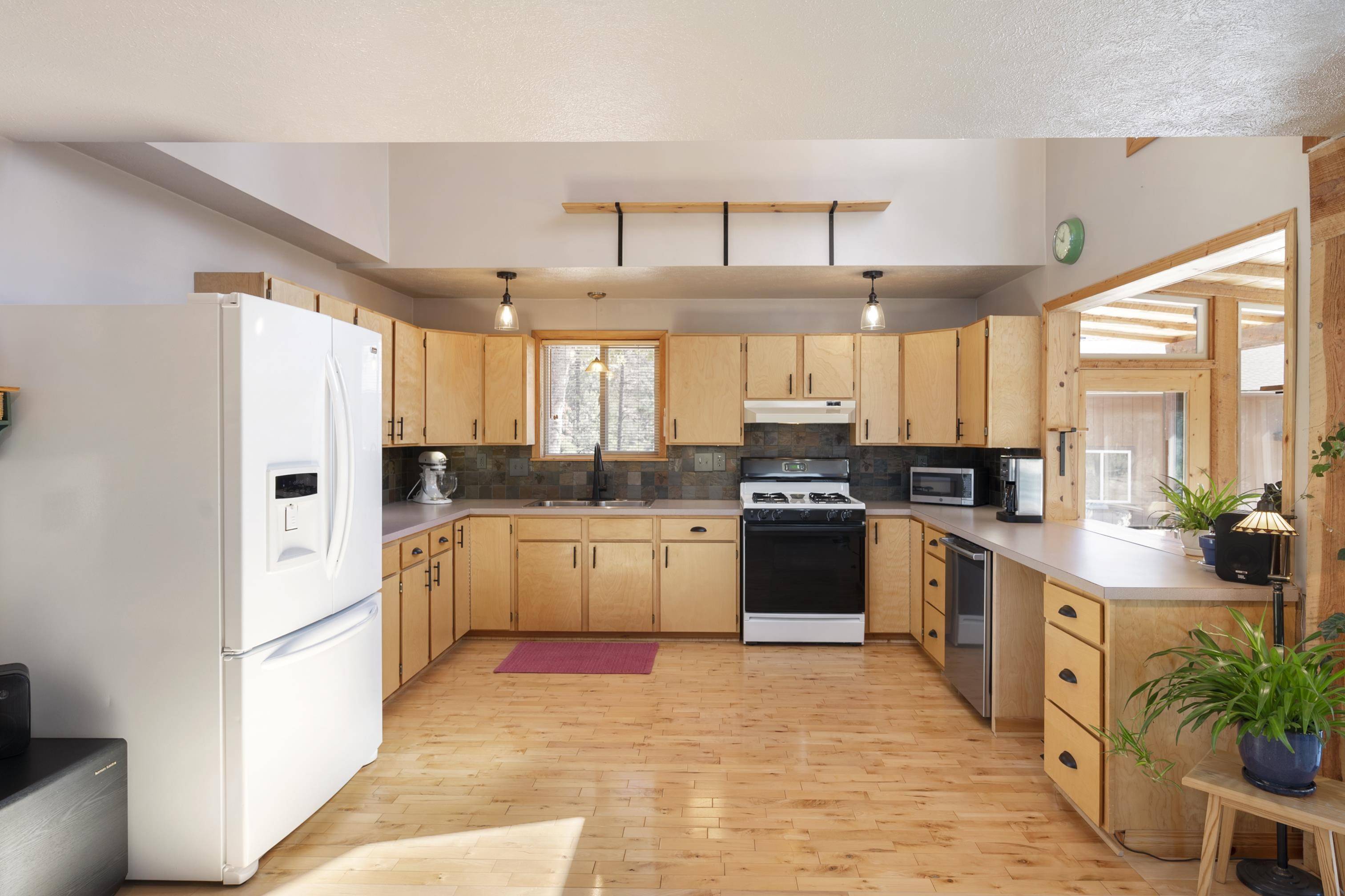 Chattaroy, WA 99003,32303 N Hardesty Rd