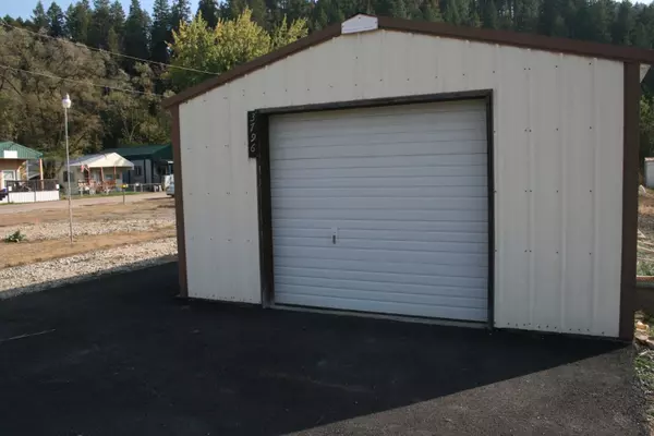 3796 West Bay Rd, Loon Lake, WA 99148