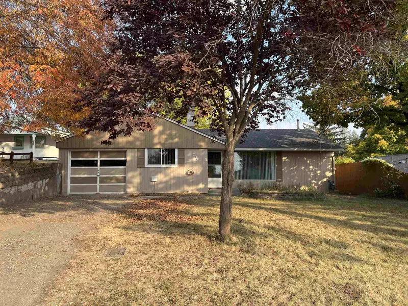 624 N Cedar St, Colville, WA 99114