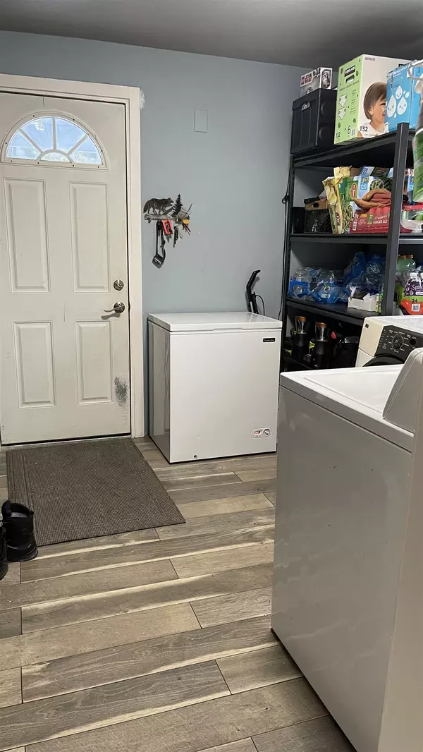 Ione, WA 99139,118 S 10th Ave