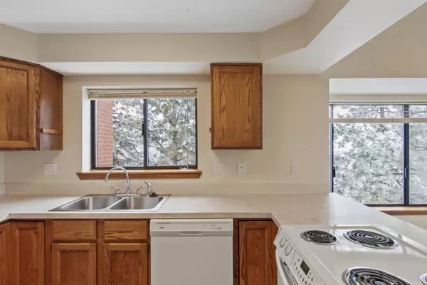 Spokane, WA 99202-0000,221 E Rockwood Blvd #501