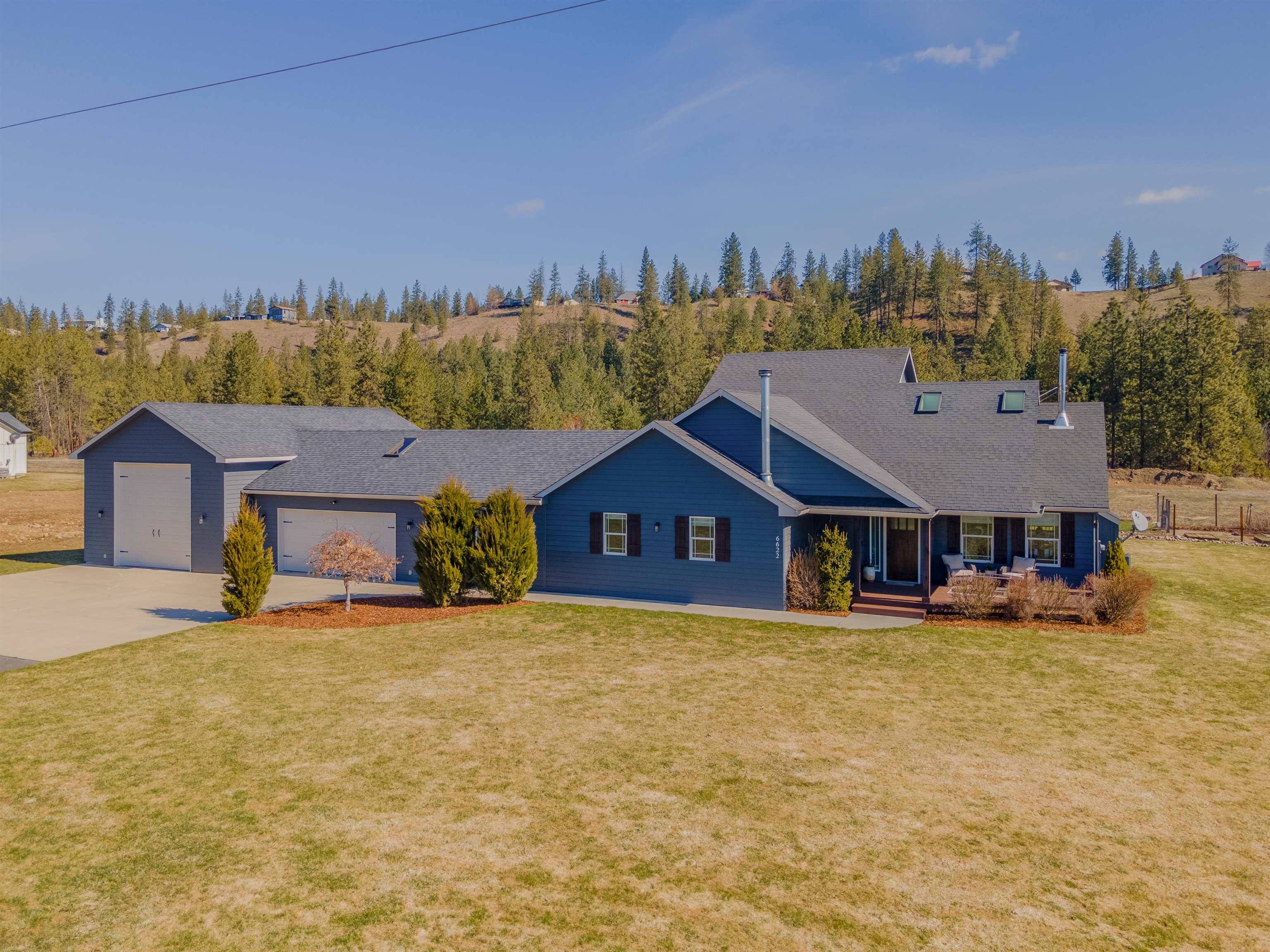 6622 Long Lake Dr, Nine Mile Falls, WA 99026