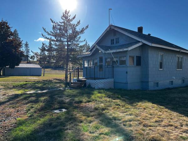 13 NW Cedar St, St John, WA 99170