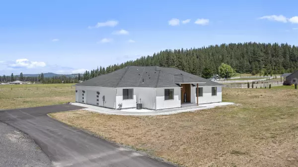 Chattaroy, WA 99003,5307 E Apple Tree Ln