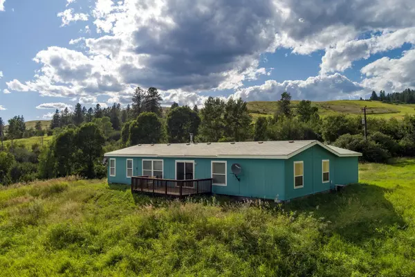 Kettle Falls, WA 99141,3262 Hill Loop Rd