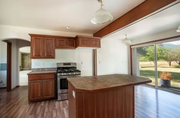 Hunters, WA 99137,3540 Cedonia-Addy Rd