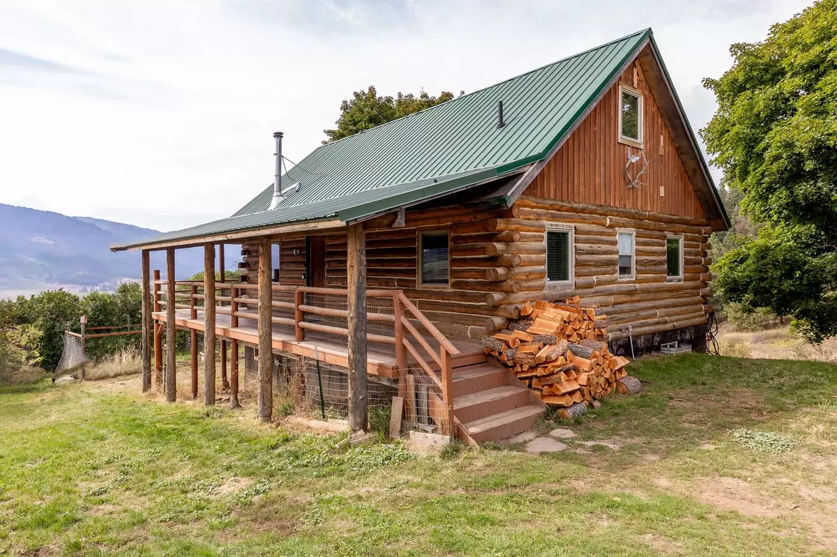 Kettle Falls, WA 99141,883 Vanasse Rd