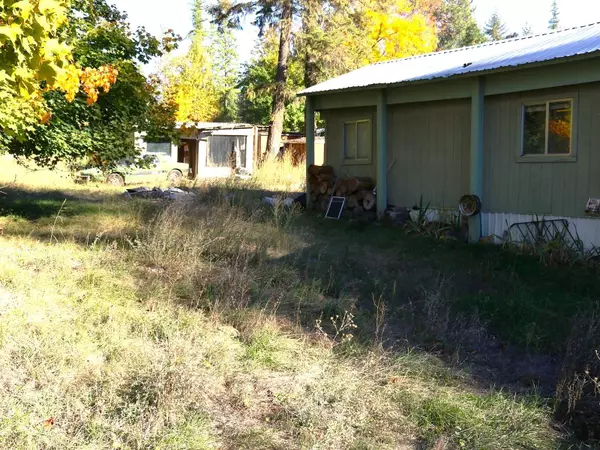 Valley, WA 99181,33313 SE Lakeview Ln