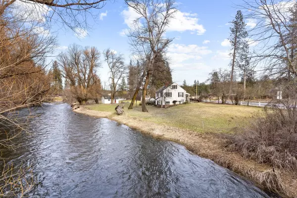 Colbert, WA 99005-9435,20417 N Little Spokane Dr