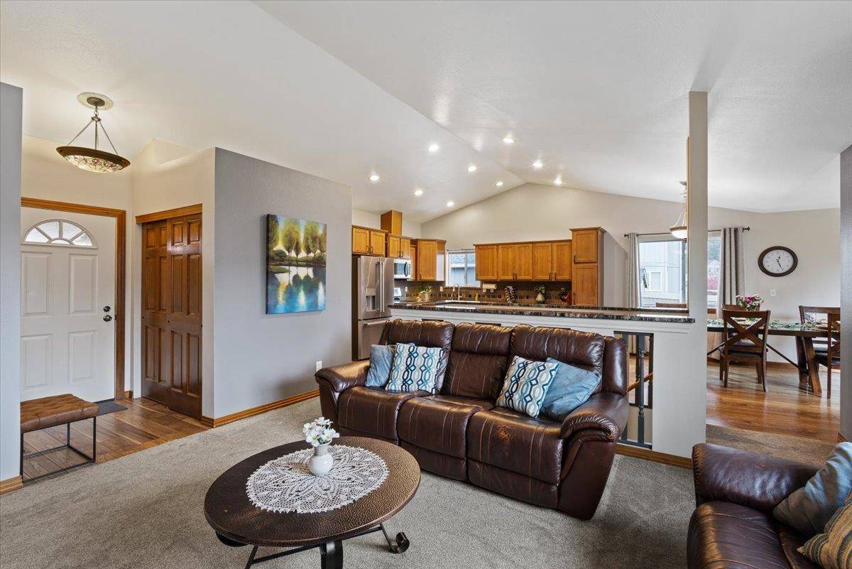 Spokane, WA 99217,8311 E Sunflower Ln