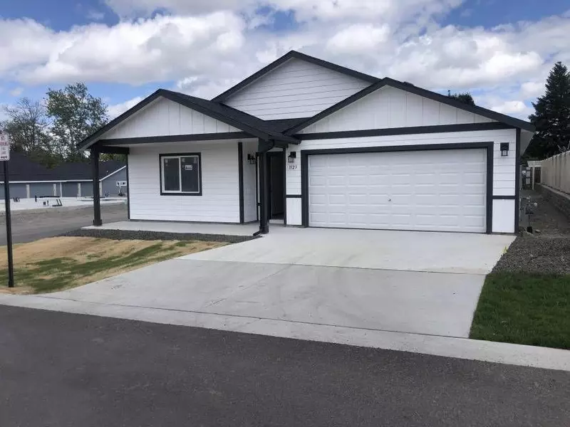 1123 S Rees Ln #& Adjacent Accessory Dwelling, Spokane Valley, WA 99037