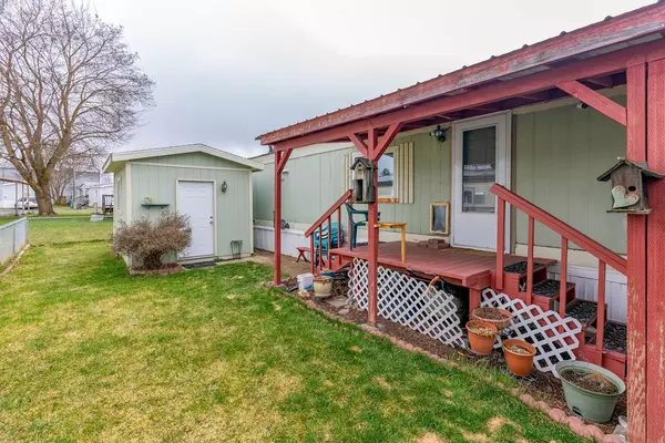 3920 E Center Rd #2A, Mead, WA 99021