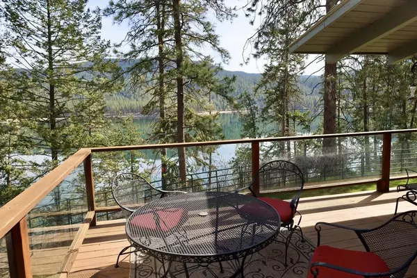 Kettle Falls, WA 99141,2716 Northport Flat Creek Rd