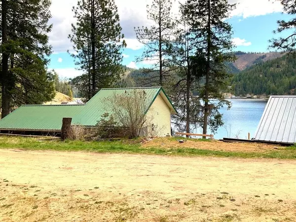 Loon Lake, WA 99148,4009 N Deer Lake Rd