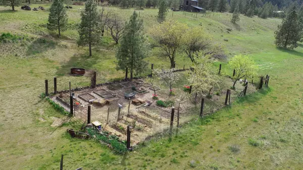 Lincoln, WA 99147,41427 Sterling Valley Rd. N.