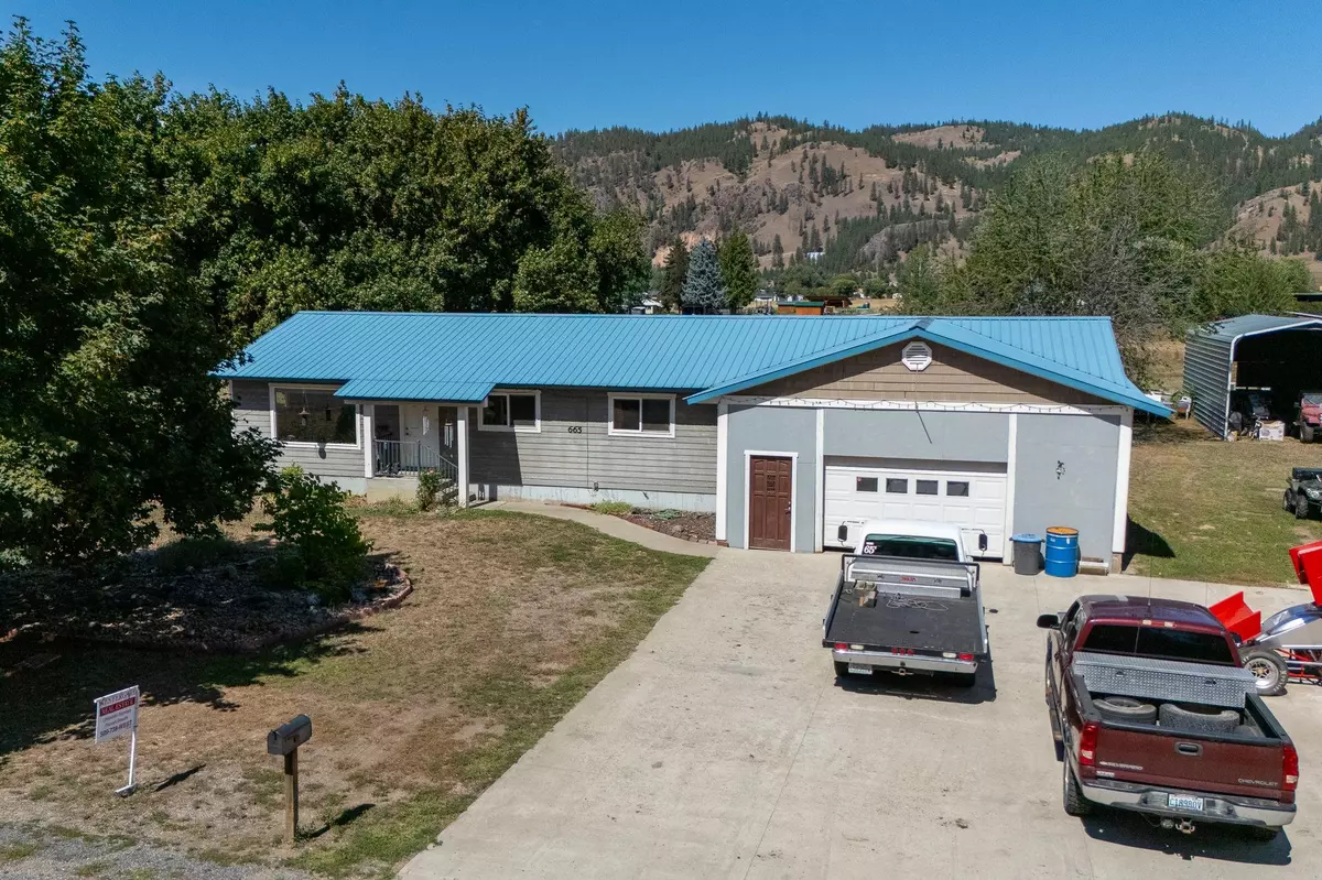 Kettle Falls, WA 99141,665 E Riverview Ln